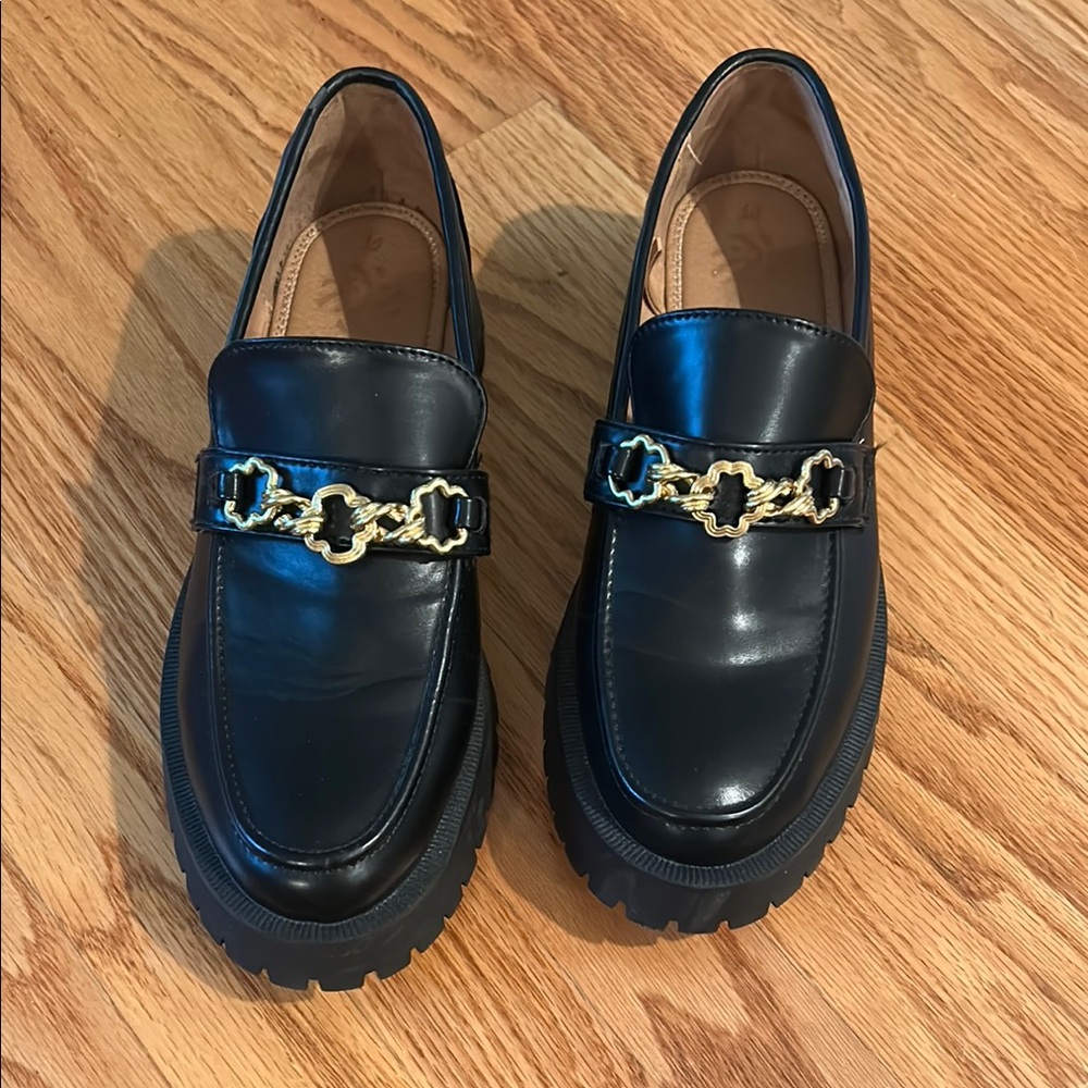 Sam & Libby Black and Gold Flats with Modern Design